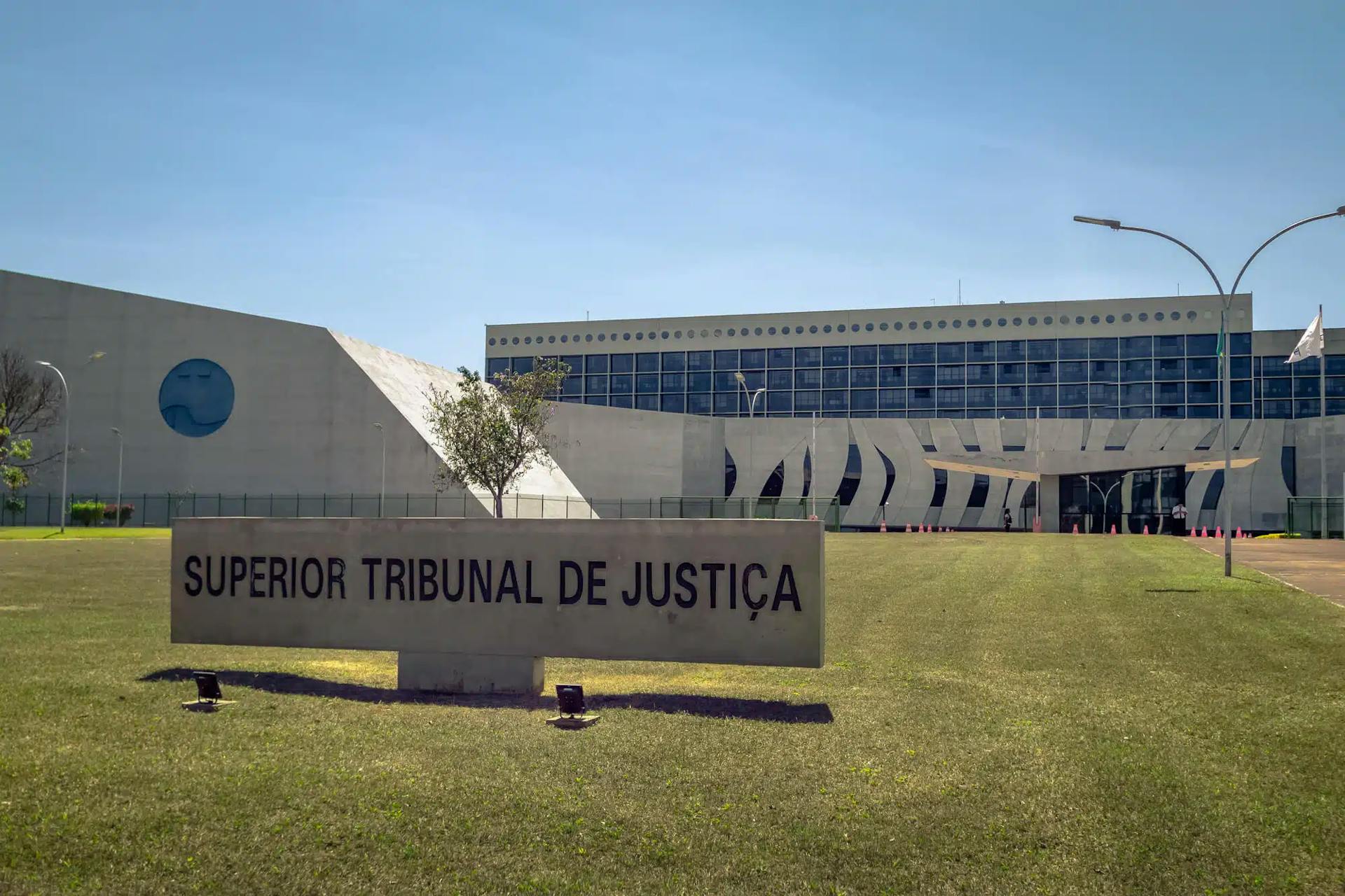 Tema 1.090 do STJ: suspensão dos processos que discutem a eficácia dos EPIs?