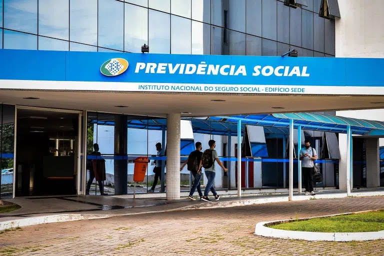 INSS define reajustes de benefícios e contribuições previdenciários