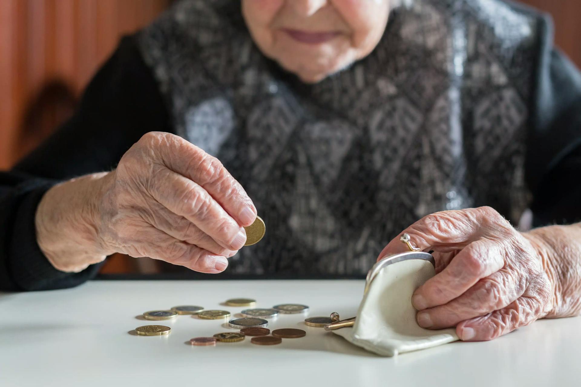 Idosa de 85 anos restabelece benefício interrompido indevidamente